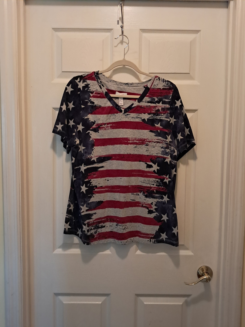d & co Patriotic Short Sleeve V-Neck Tee - Red, Gray & Blue Size L